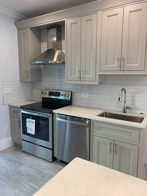 806 E 3rd St unit 1, Boston, MA 02127 - photo 4