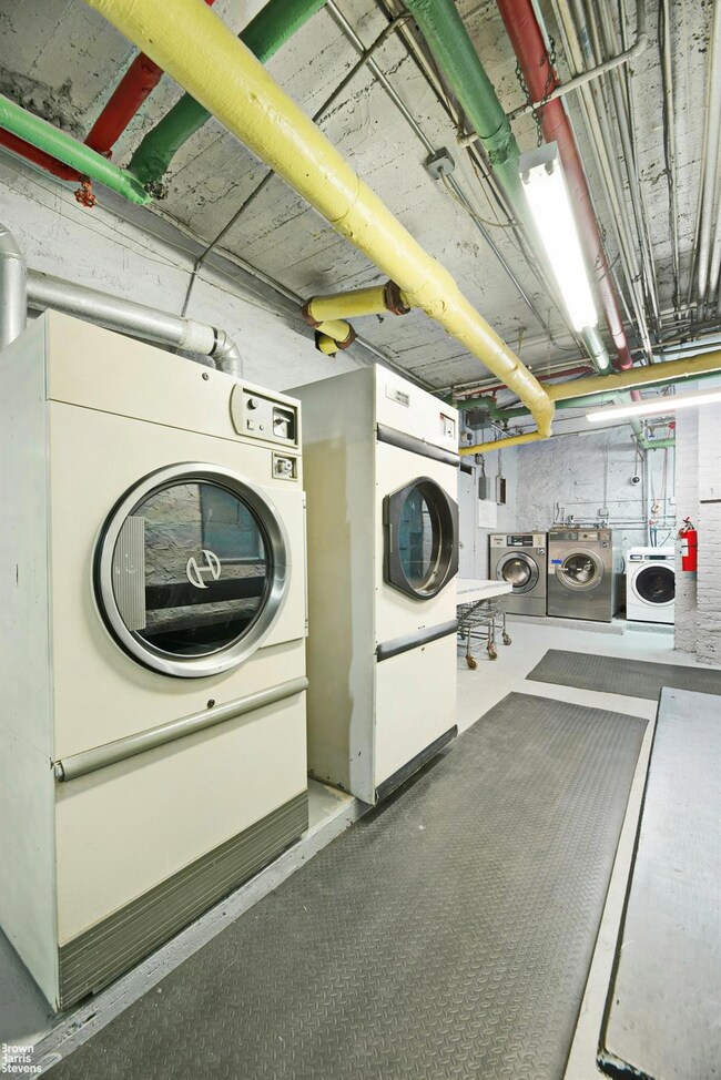 828 Gerard Ave unit 2G, Bronx, NY 10451 - photo 7