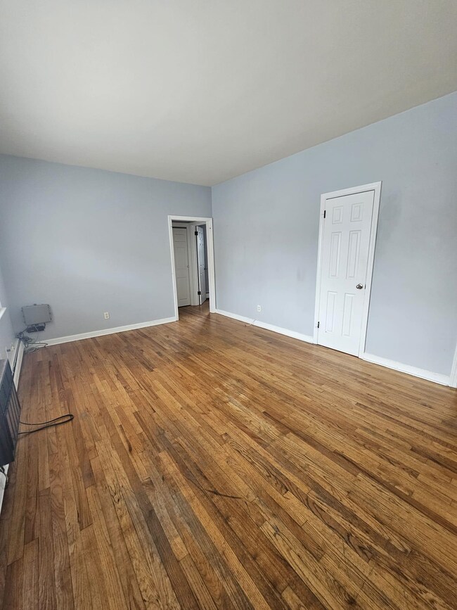 414 Hackensack St unit 1st floor, Carlstadt, NJ 07072 - photo 3