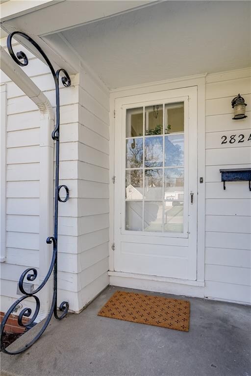 2824 35th St, Des Moines, IA 50310 - photo 2