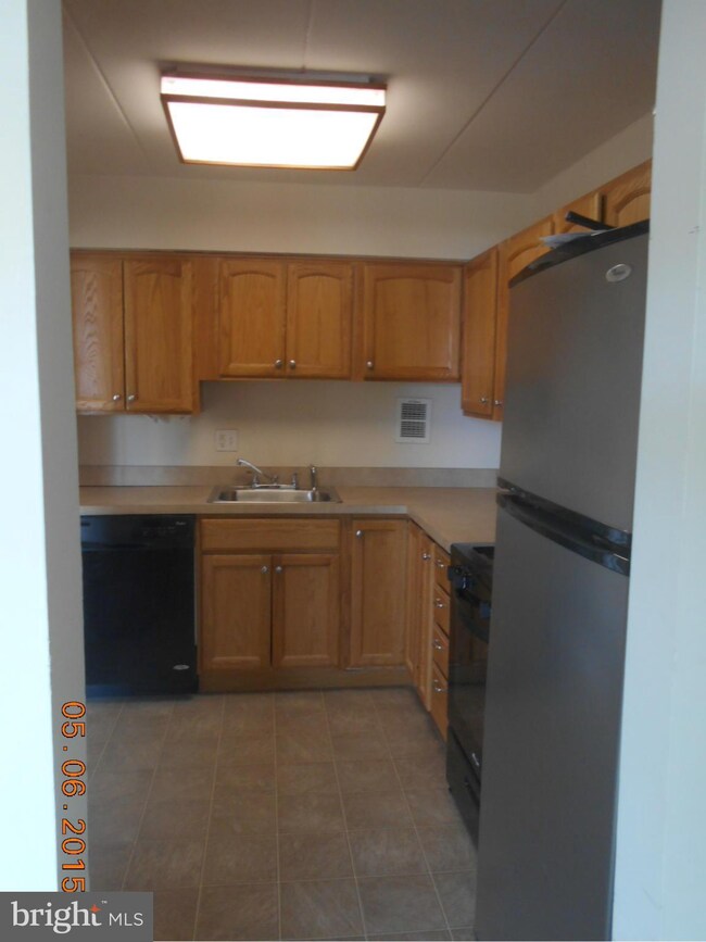 2616 Redcoat Dr unit 193, Alexandria, VA 22303 - photo 3