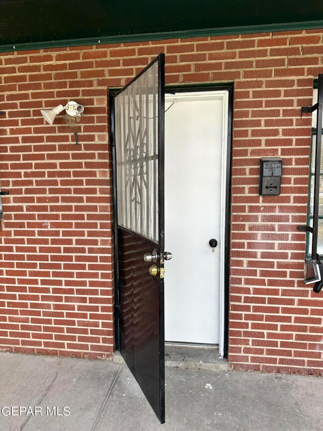 3912 Polk Ave unit 1, El Paso, TX 79930 - photo 2