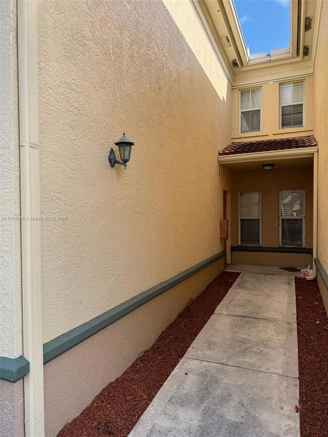 2469 Centergate Dr unit 102, Miramar, FL 33025 - photo 6