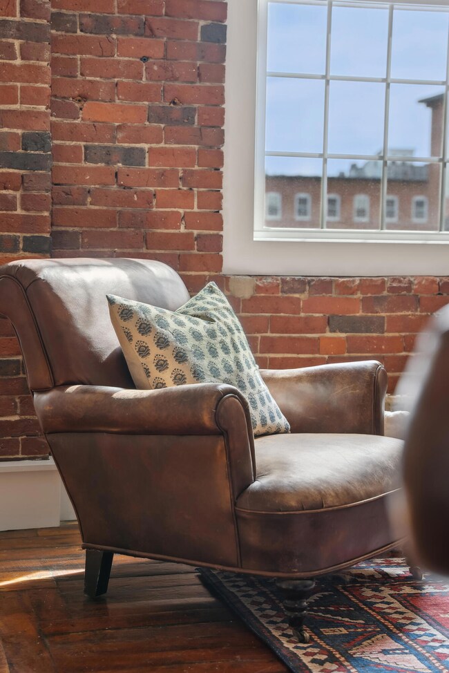 Living room 15-411