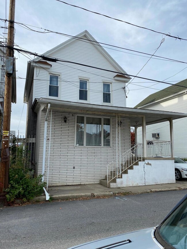 1026 Farber Ct, Scranton, PA 18510 - photo 3