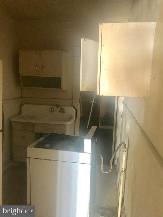 2862 Harford Rd, Baltimore, MD 21218 - photo 4