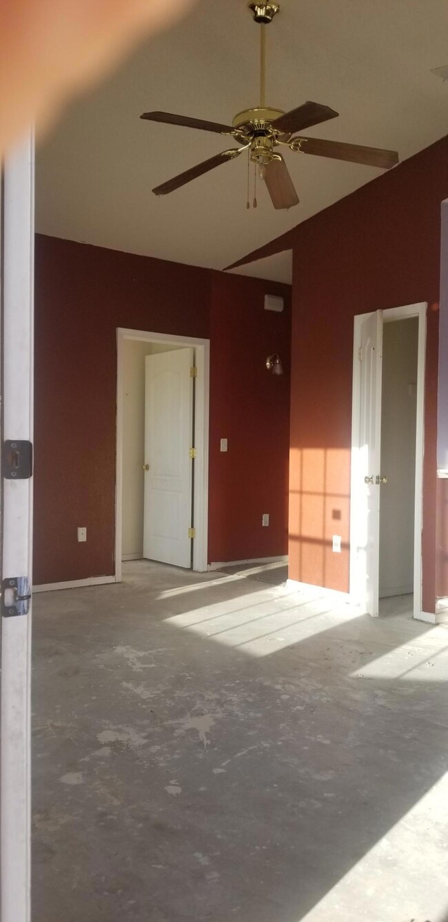 640 Villa Victoria Dr, El Paso, TX 79928 - photo 4