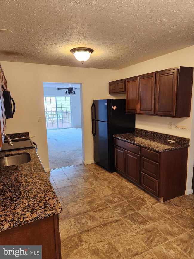 643 Nollmeyer Rd, Middle River, MD 21220 - photo 4