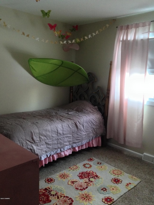 588 Adapointe Dr SE, Ada, MI 49301 - photo 4