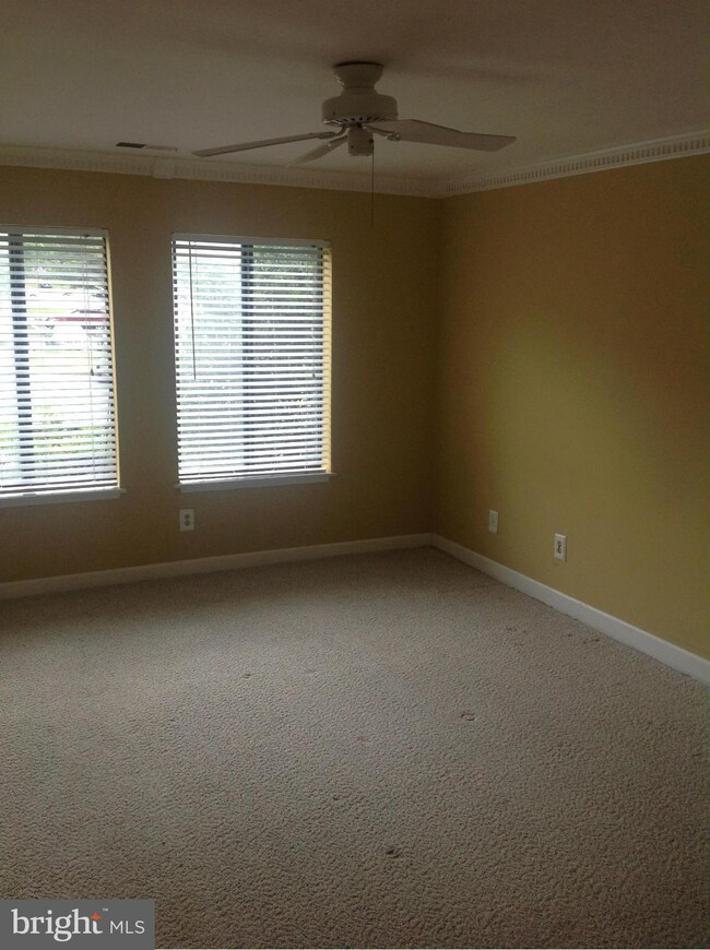 11301 Commonwealth Dr unit T1, Rockville, MD 20852 - photo 4