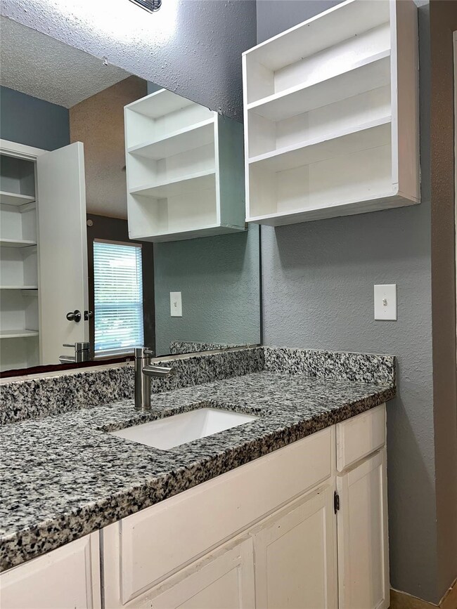 6118 W Mount Houston Rd unit C, Houston, TX 77088 - photo 6