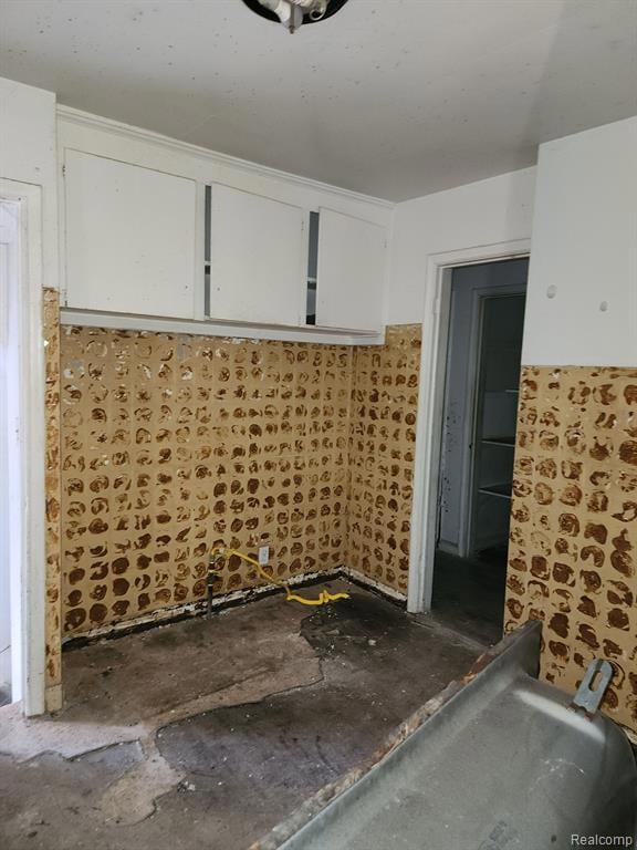 10830 Mckinney St, Detroit, MI 48224 - photo 4