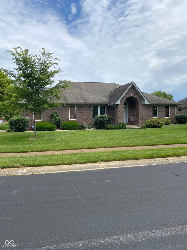 3201 Thomas Trace, Columbus, IN 47203 - photo 2