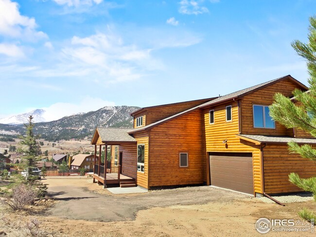 Welcome Home to 741 Ramshorn