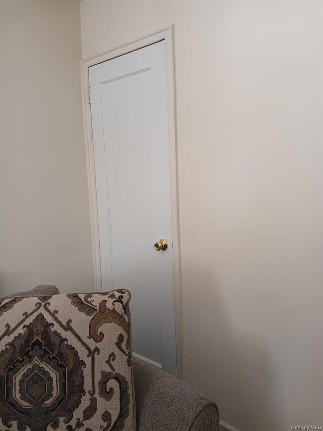102 Spruce St unit 2A, Yonkers, NY 10701 - photo 3
