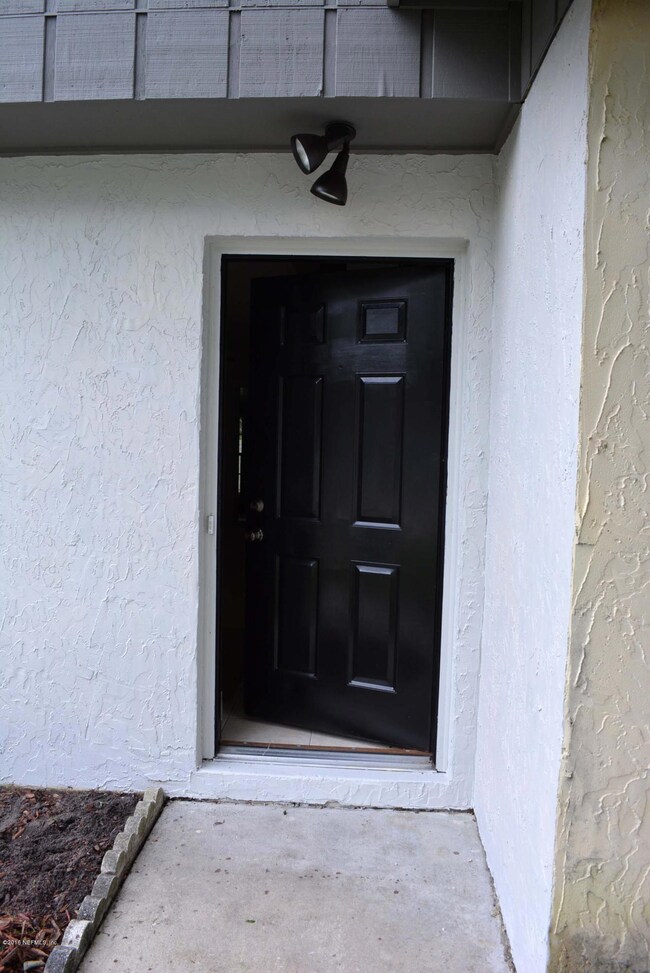 8846 Sandusky Ave S, Jacksonville, FL 32216 - photo 2