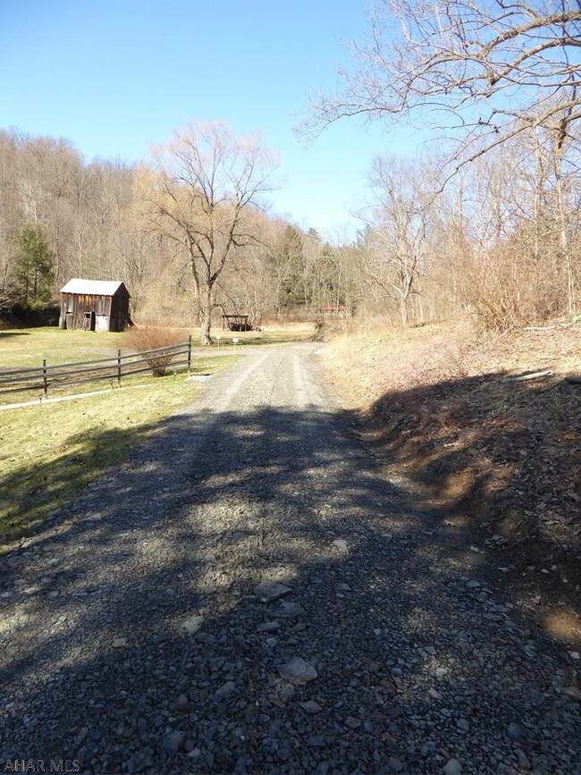 587 Point Rd, Bedford, PA 15522 - photo 7