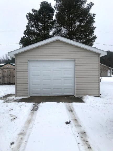 608 Jeffrey St, Reed City, MI 49677 - photo 7