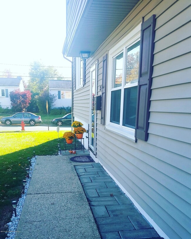 25 Etheridge Dr, Carteret, NJ 07008 - photo 3