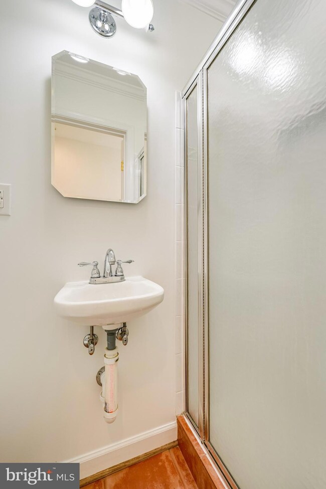 3557 Ellery Cir, Falls Church, VA 22041 - photo 5