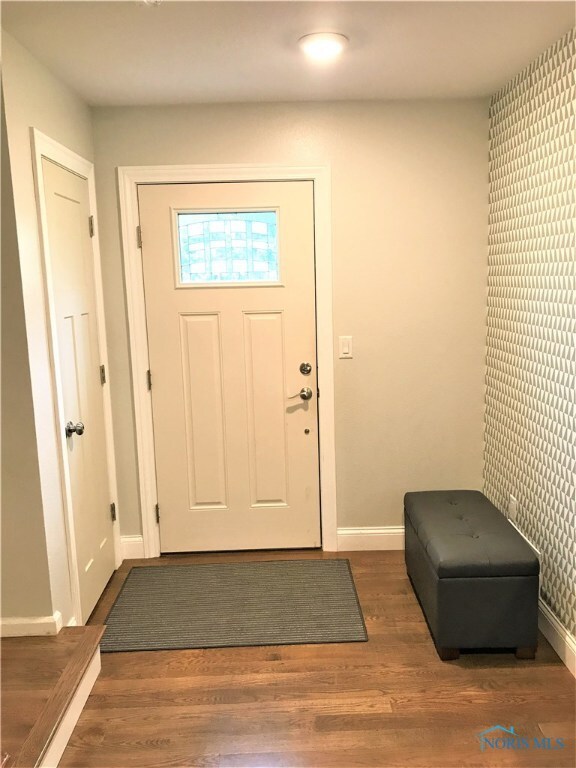 Foyer - Real hard wood floors

