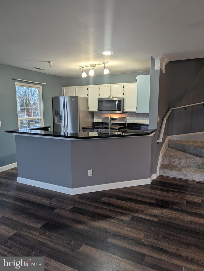 46924 Courtyard Square unit 300, Sterling, VA 20164 - photo 6