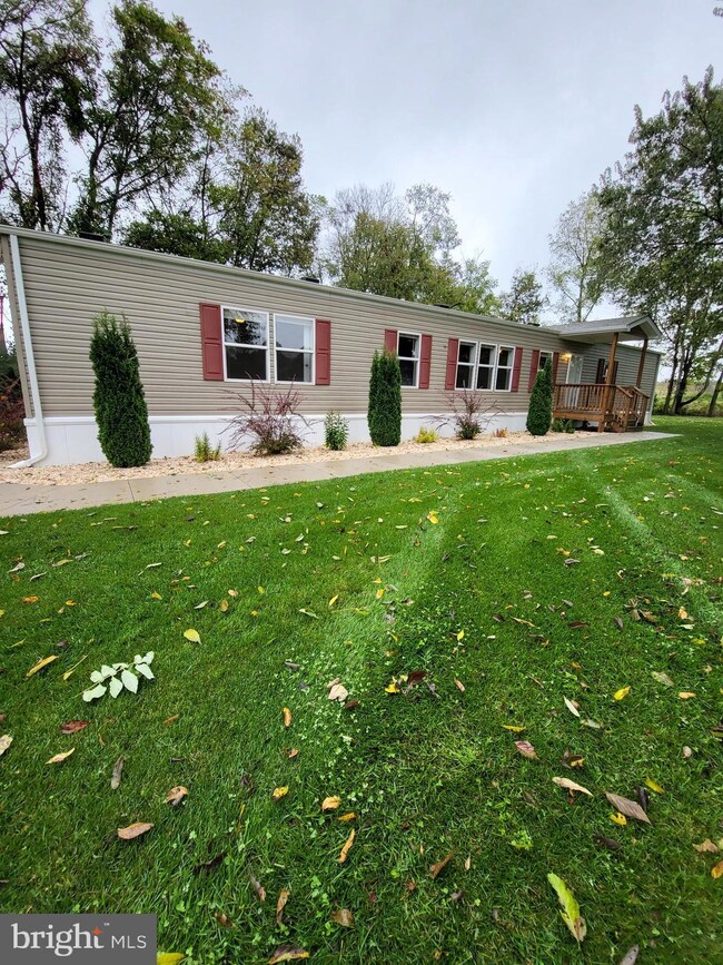 108 Shumack Ct, Bunker Hill, WV 25413 - photo 4