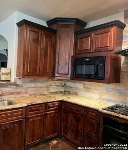 10908 Doheny, Helotes, TX 78023 - photo 5