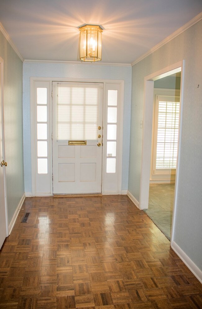 2100 Oaklawn Dr, Midland, TX 79705 - photo 2