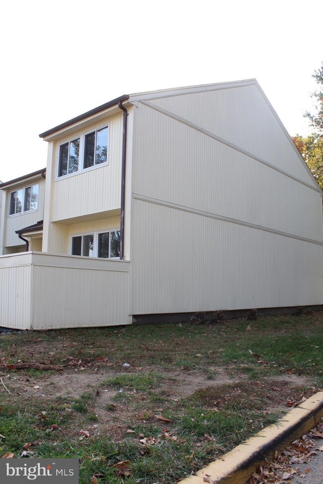 1740 Powder Horn Terrace, Woodbridge, VA 22191 - photo 4