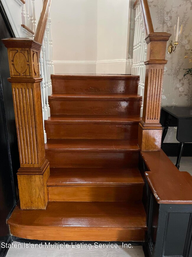 17 Markham Place, Staten Island, NY 10314 - photo 7