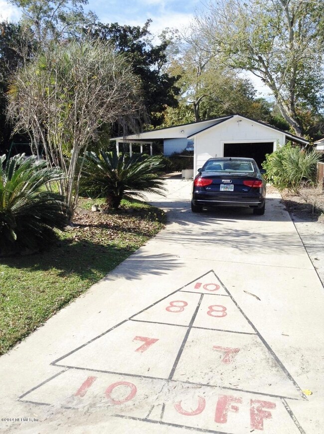 4429 Birkenhead Rd, Jacksonville, FL 32210 - photo 2