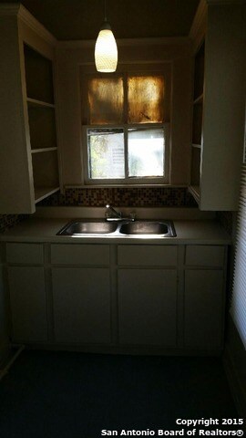 213 Cadwallader St unit 4, San Antonio, TX 78212 - photo 4