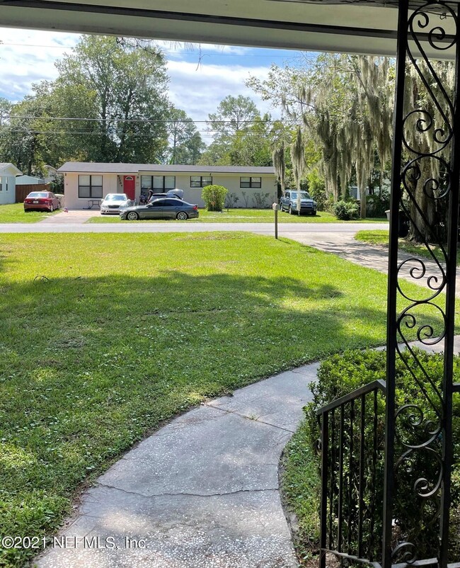 6251 Kennerly Rd, Jacksonville, FL 32216 - photo 3