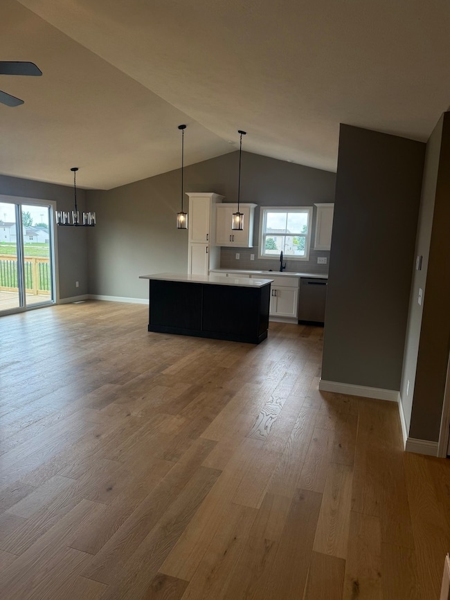 1725 Bluestone Dr, Normal, IL 61761 - photo 2