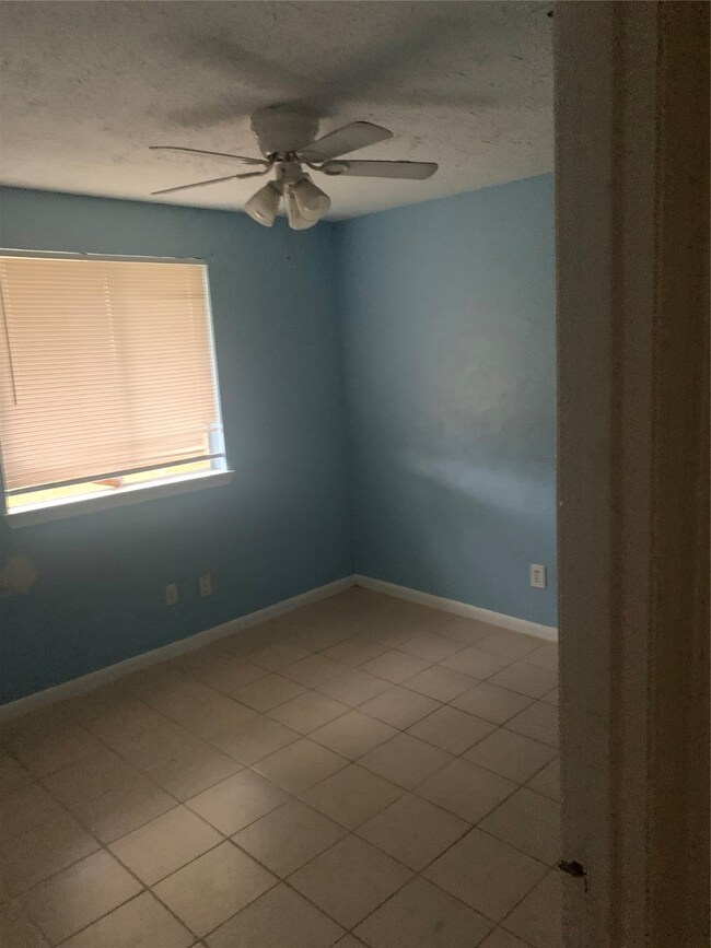 2622 Woodwild Dr, Houston, TX 77038 - photo 2