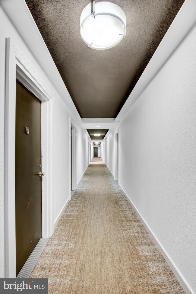 Carriage House unit 303, Washington, DC 20037 - photo 6