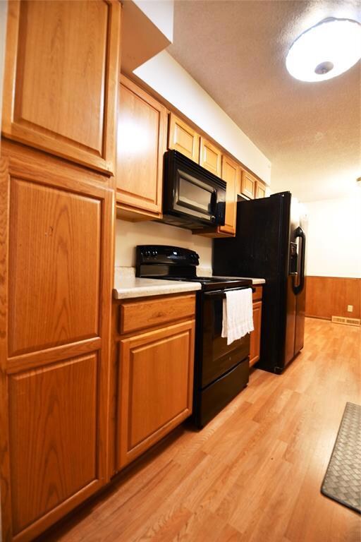 2801 Bennett Ave, Des Moines, IA 50310 - photo 2