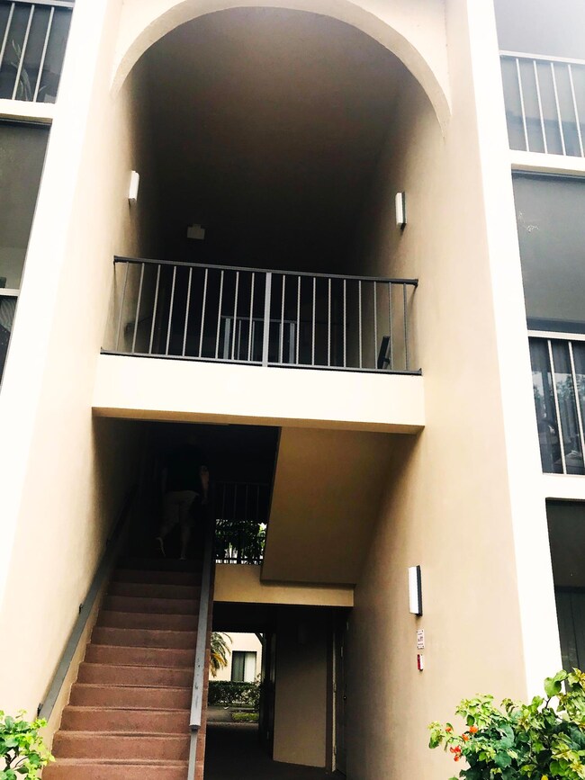 201 Foxtail Dr unit G3, Greenacres, FL 33415 - photo 2