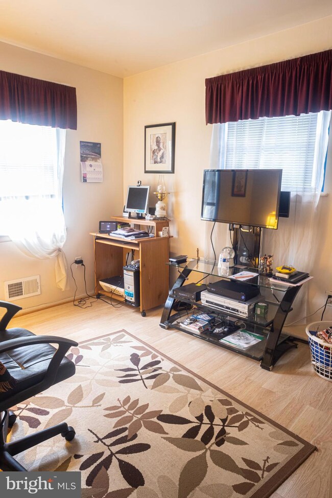 1111 Gondar Ave, Hyattsville, MD 20785 - photo 7