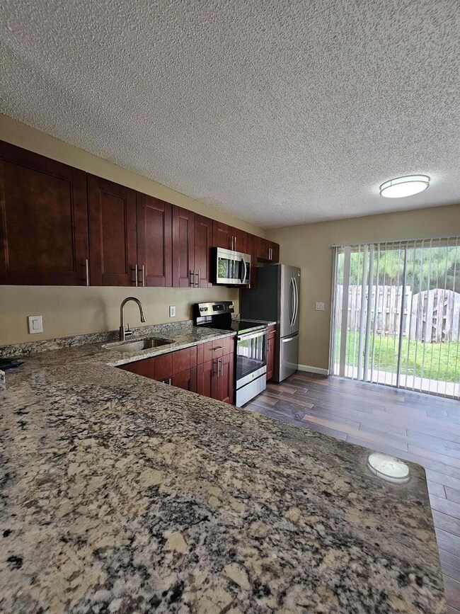 4876 Orleans Ct unit B, West Palm Beach, FL 33415 - photo 4