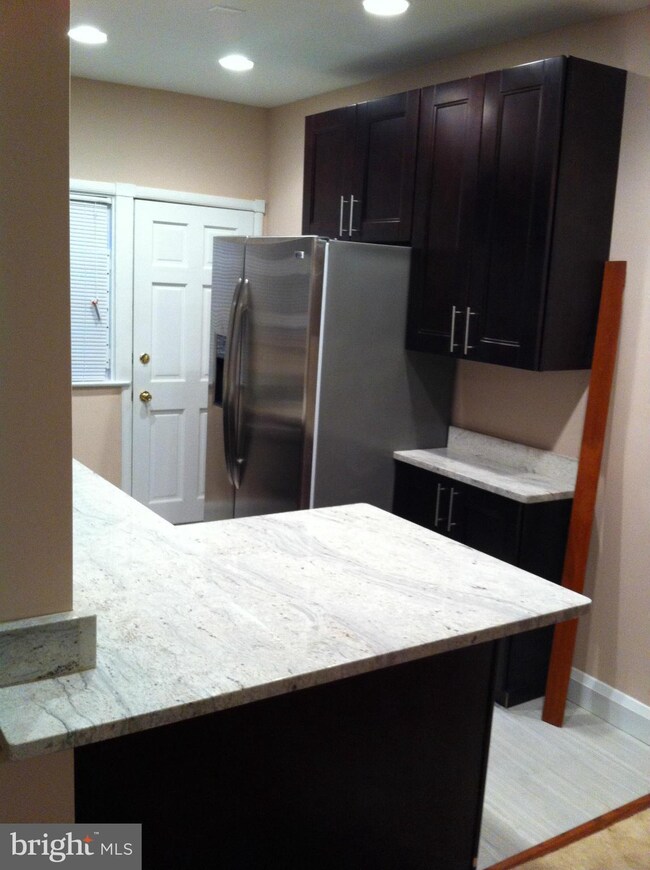 3909 Colborne Rd, Baltimore, MD 21229 - photo 5