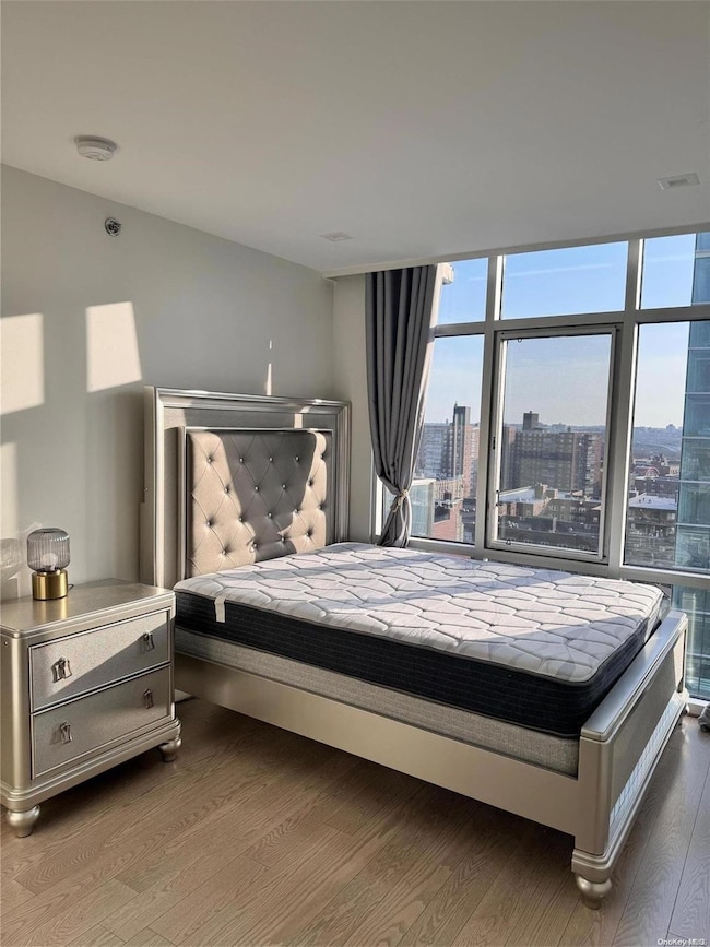 Epic Tower unit 13D, Flushing, NY 11355 - photo 4