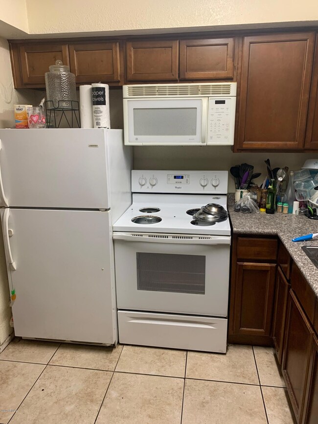 2445 E Waltann - Kitchen Unit 3