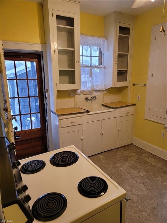 3015 11th St SW unit rear, Canton, OH 44710 - photo 4