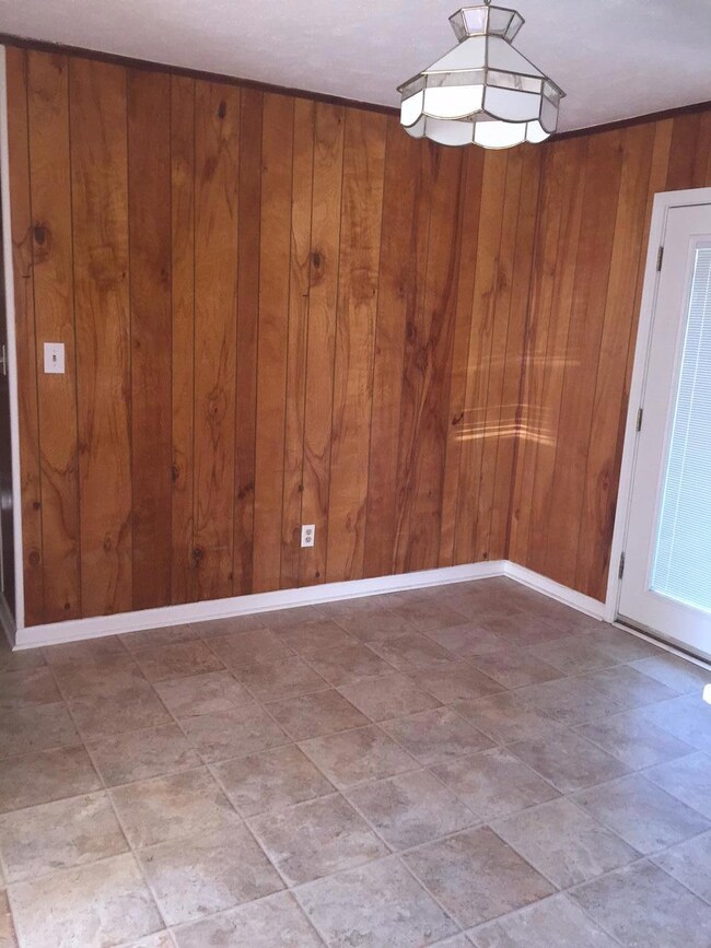 1606 Strother Rd, Aberdeen, NC 28315 - photo 3