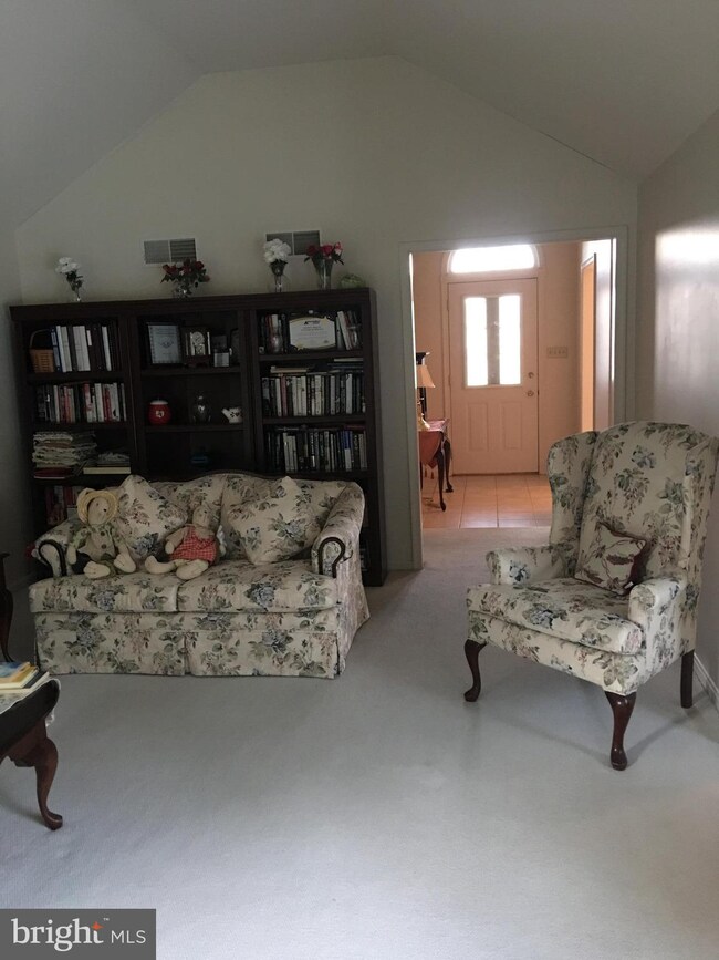 10156 Jacob MacK Dr W, Waynesboro, PA 17268 - photo 3