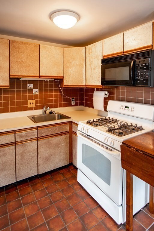 94 College Ave unit 2, Somerville, MA 02144 - photo 5