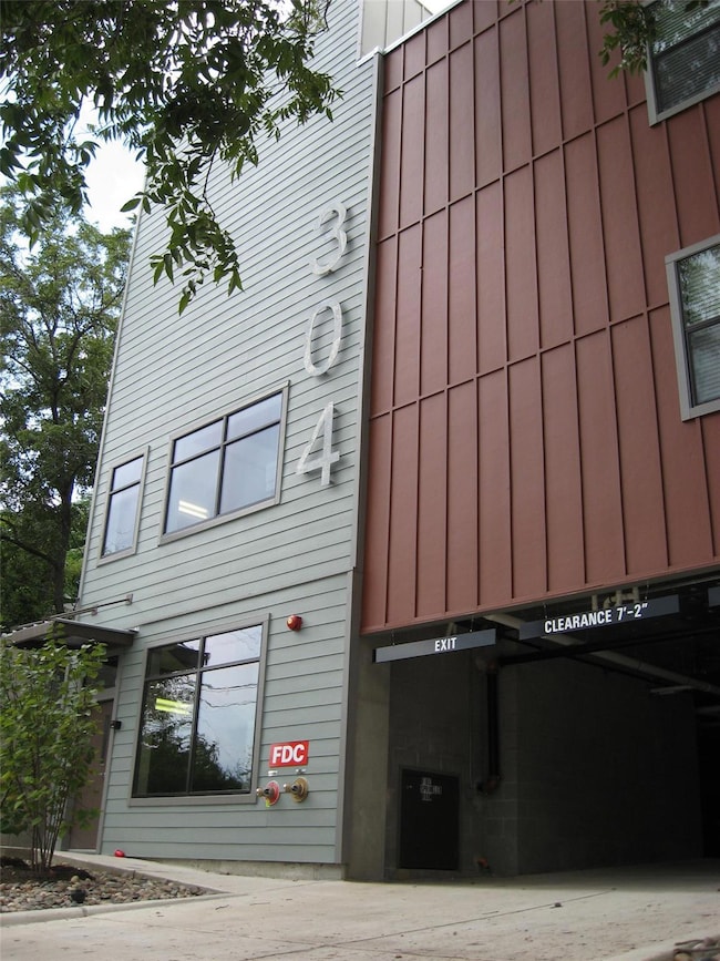 304 E 30th St unit 3, Austin, TX 78705 - photo 3