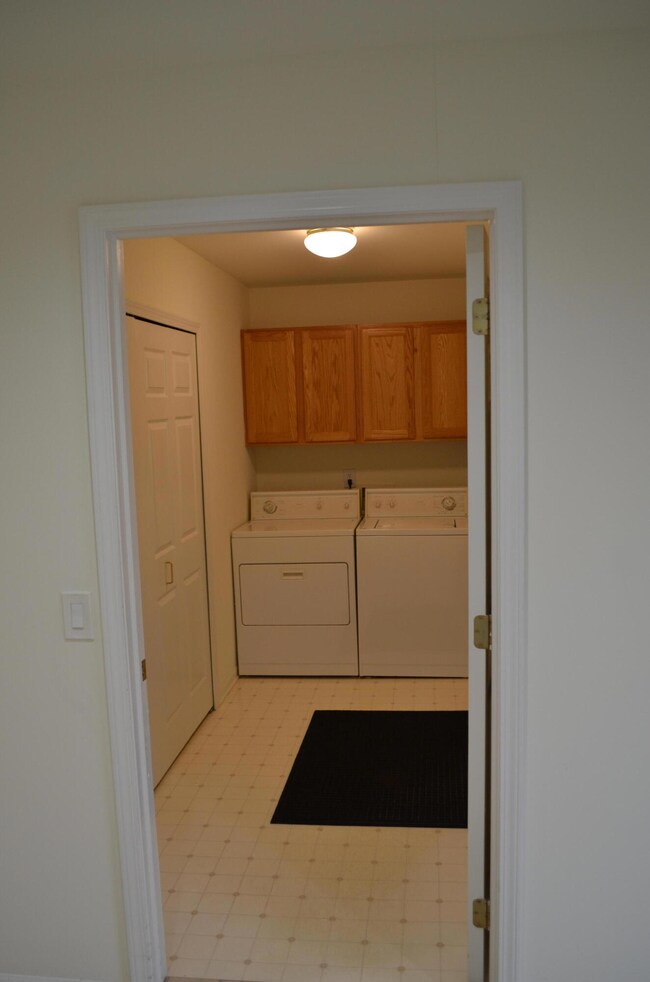 Laundry_Entrance